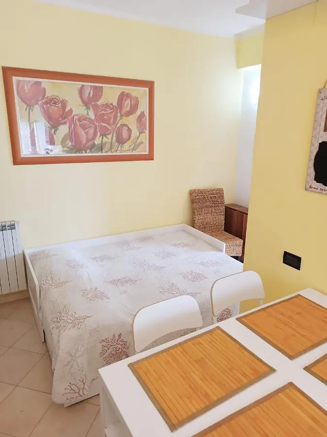 Raffaello Beach Apartment - 50 M From The Sea - Wifi Savona 0*,  Italia